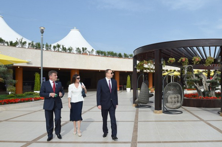 Президент Азербайджана и его супруга на открытии Центра семейного отдыха 